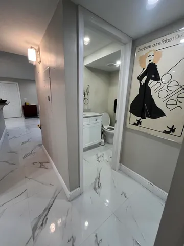 $1,995 | 253 Burgundy Avenue, Delray Beach, FL 33484