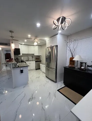 $1,995 | 253 Burgundy Avenue, Delray Beach, FL 33484