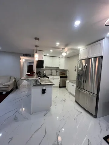 $1,995 | 253 Burgundy Avenue, Delray Beach, FL 33484