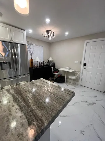 $1,995 | 253 Burgundy Avenue, Delray Beach, FL 33484