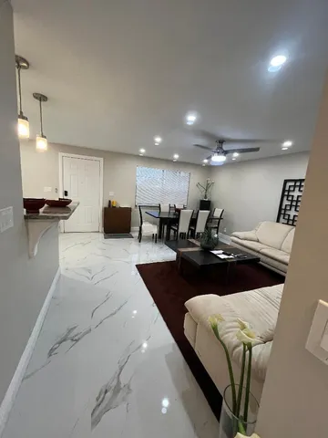 $1,995 | 253 Burgundy Avenue, Delray Beach, FL 33484