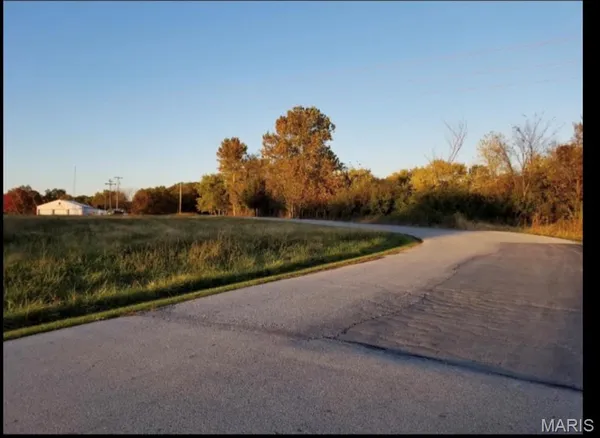 $45,000 | 47 East E Highway, Winfield, MO 63389