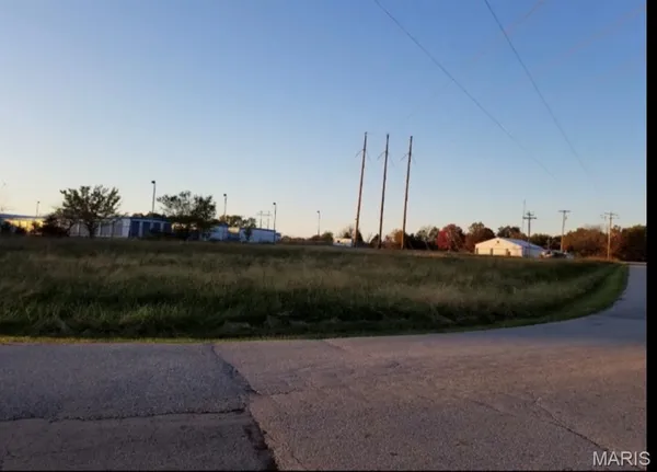 $45,000 | 47 East E Highway, Winfield, MO 63389