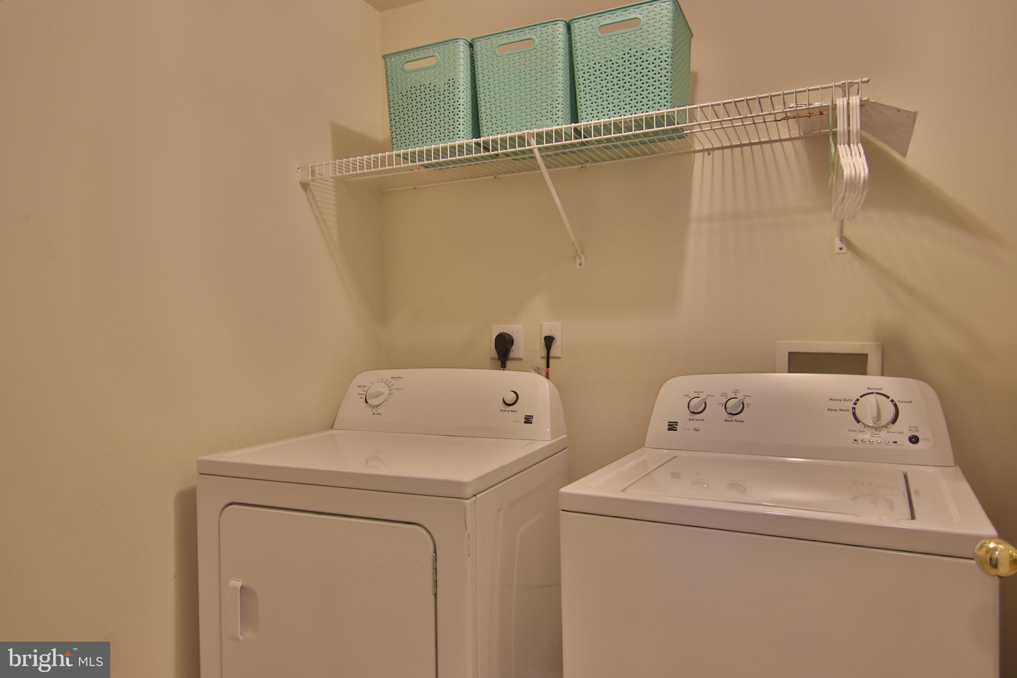 705 Powhatan Beach Road Pasadena, MD 21122 - Photo 18 of 22 Utility Room with Washer and Dryer