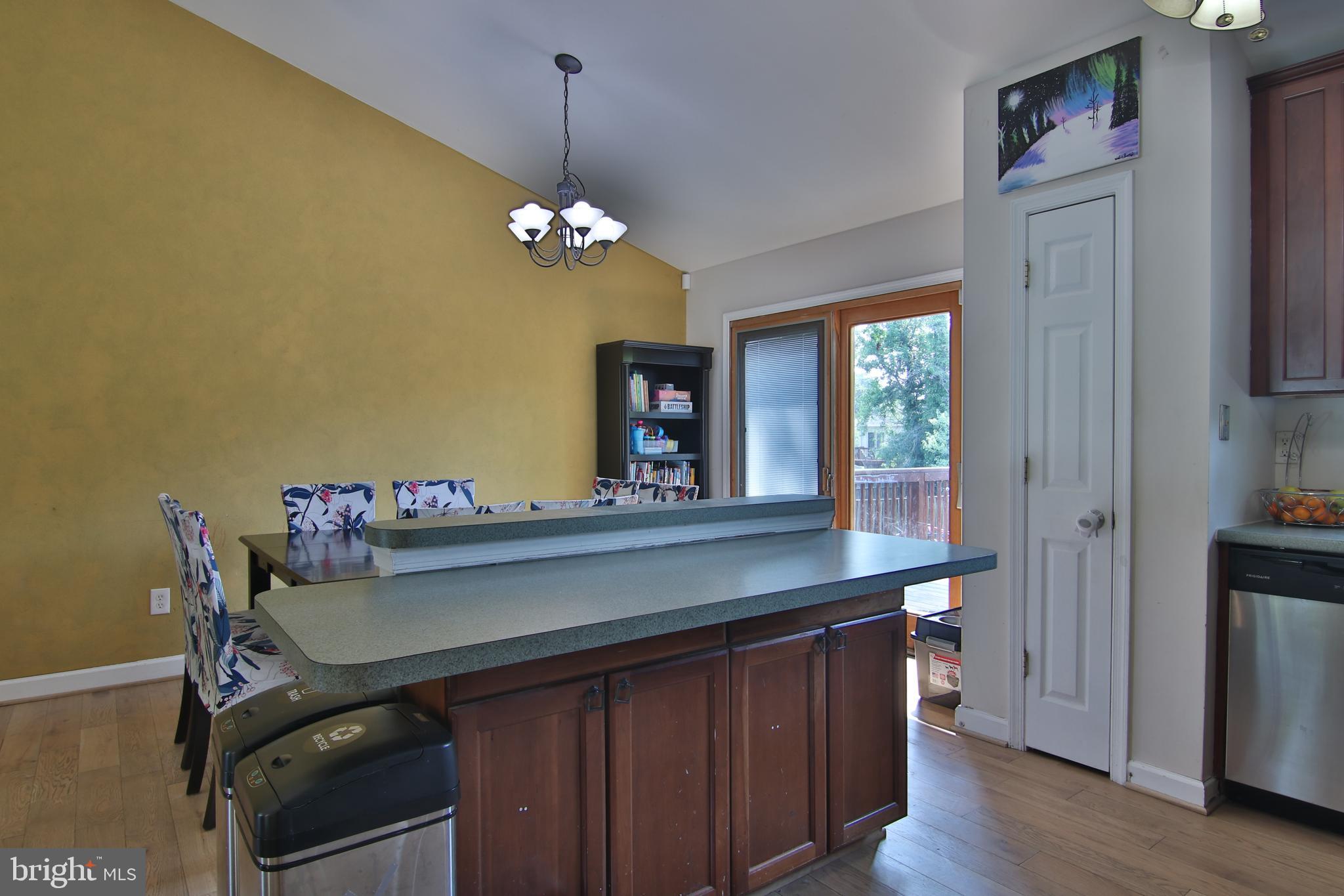 705 Powhatan Beach Road Pasadena, MD 21122 - Photo 8 of 22 Fully Appointed Kitchen