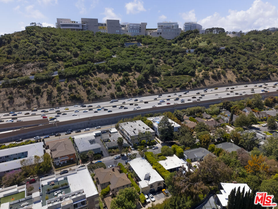 11747 Bellagio Road Los Angeles, CA 90049 - Photo 14 of 19