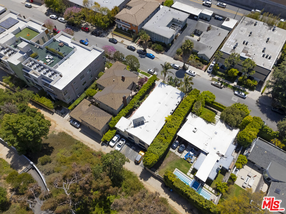 11747 Bellagio Road Los Angeles, CA 90049 - Photo 15 of 19