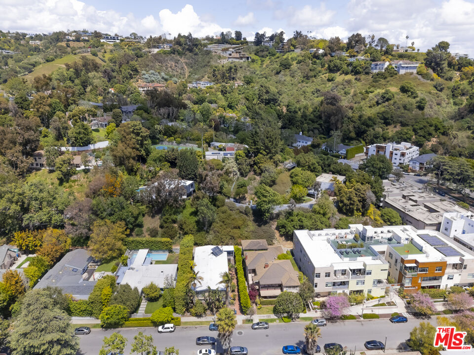 11747 Bellagio Road Los Angeles, CA 90049 - Photo 18 of 19