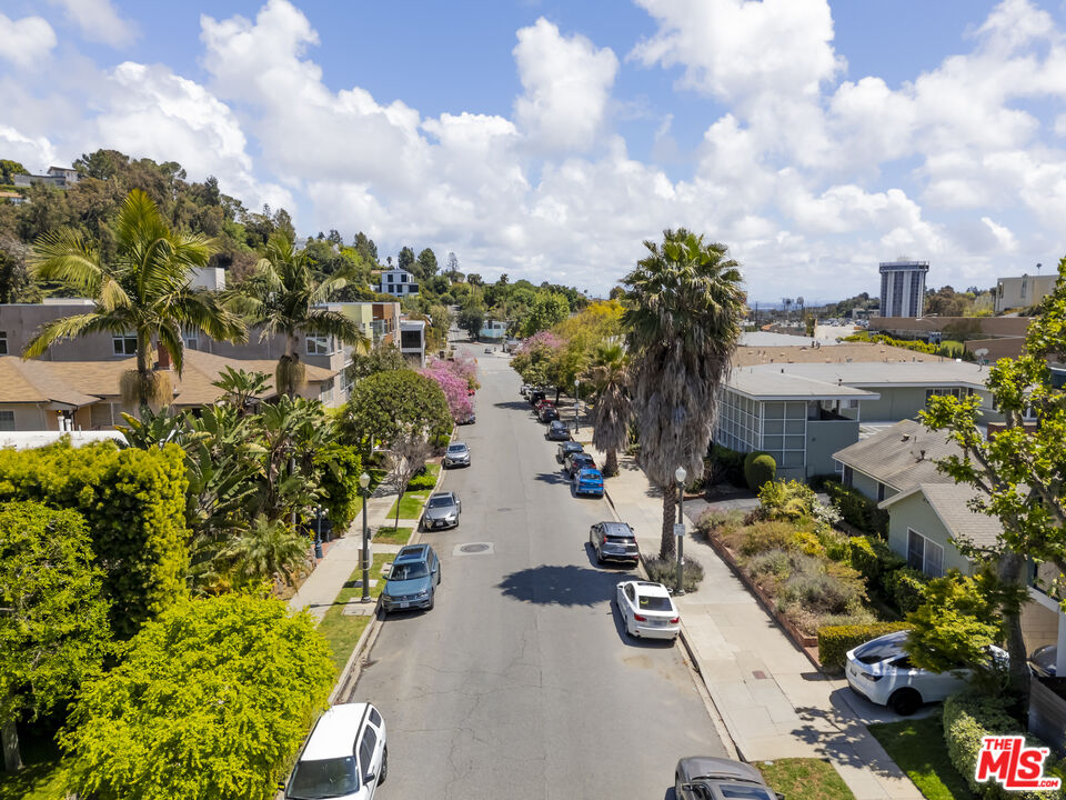 11747 Bellagio Road Los Angeles, CA 90049 - Photo 6 of 19