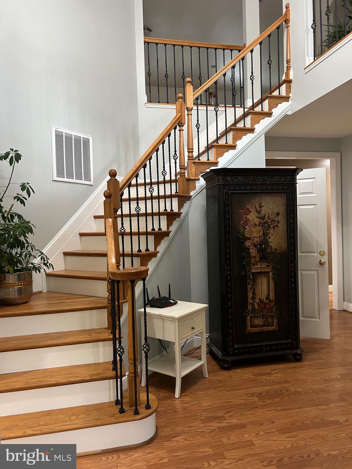 10409 Lees Mill Road Warrenton, VA 20186 - Photo 9 of 57 ENTRANCE STAIRWAY