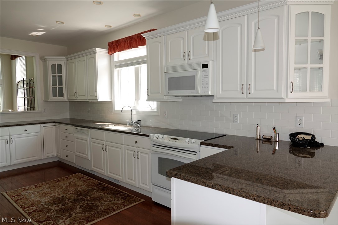 313 Burwick Road Cleveland, OH 44143 - Photo 13 of 31 Gallery Image 13