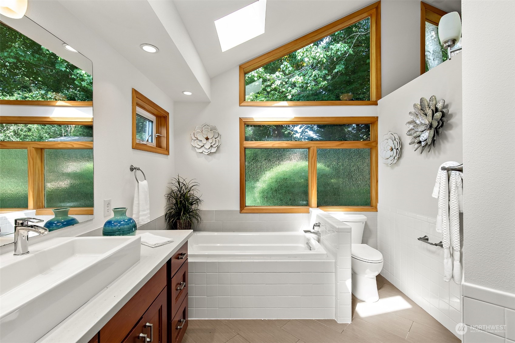 10020 Northeast 201st Street Bothell, WA 98011 - Photo 17 of 40 Gallery Image 17
