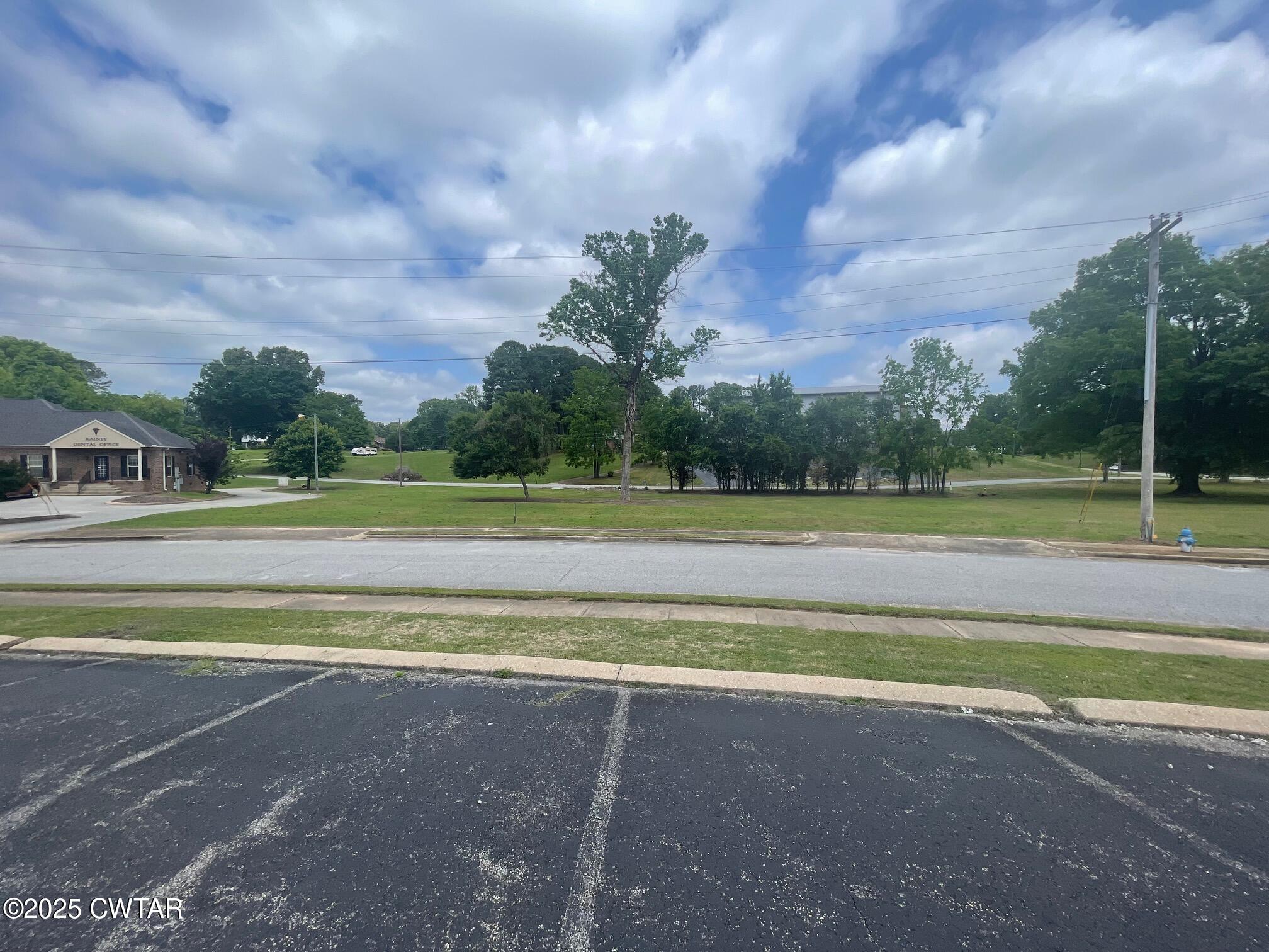 47 Lynoak Cove Jackson, TN 38305 - Photo 12 of 13 a view of a tennis court