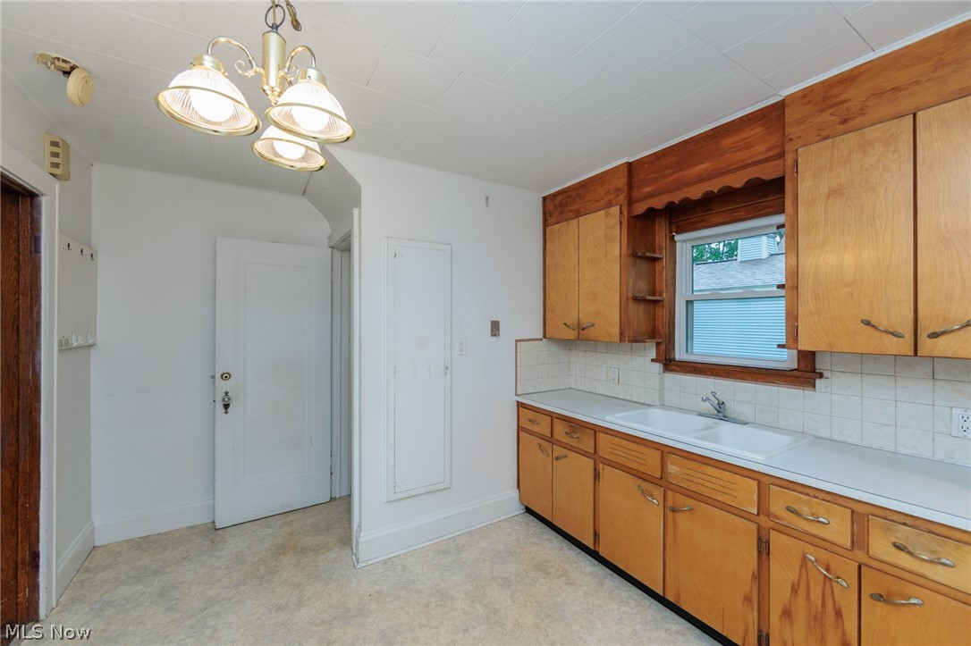 983 Dan Street Akron, OH 44310 - Photo 21 of 46