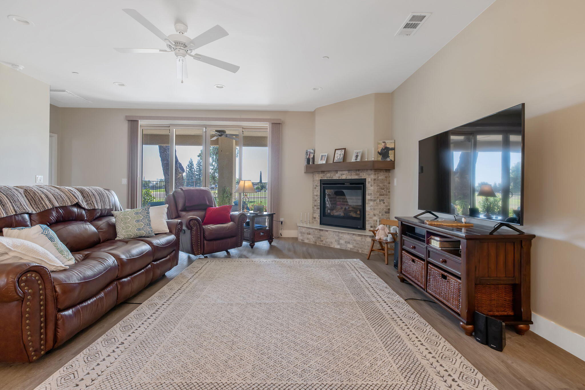 570 Little Lane Exeter, CA 93221 - Photo 7 of 64 24-web-or-mls-713A1707