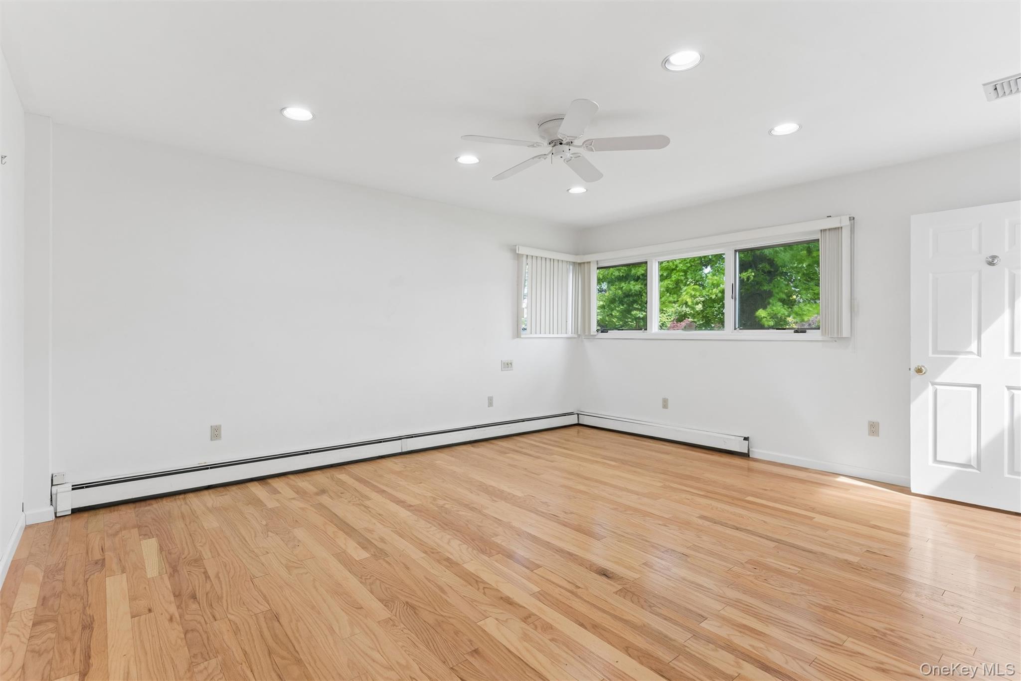 72 Lake End Road Merrick, NY 11566 - Photo 24 of 43