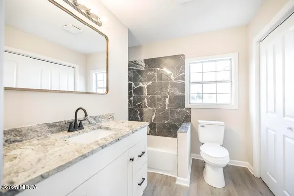 $240,000 | 2311 Gwendale Drive East, Lizella, GA 31052