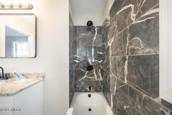 $240,000 | 2311 Gwendale Drive East, Lizella, GA 31052