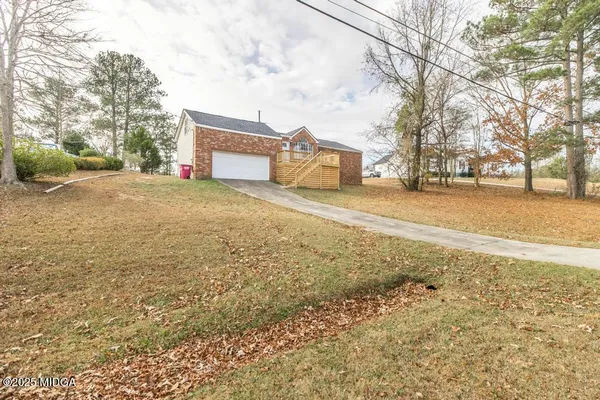 $240,000 | 2311 Gwendale Drive East, Lizella, GA 31052