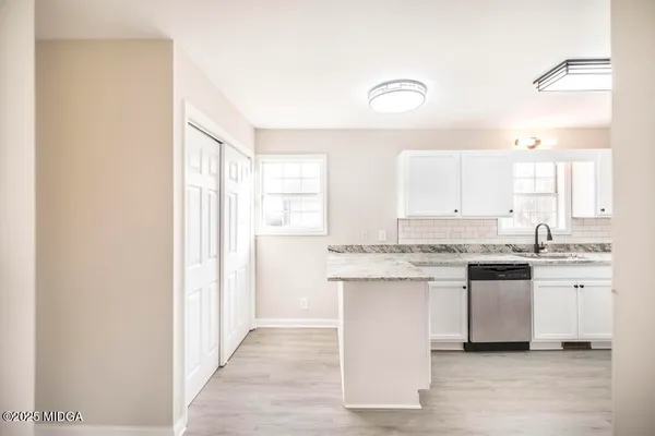 $240,000 | 2311 Gwendale Drive East, Lizella, GA 31052