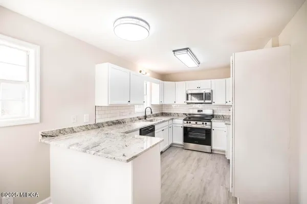 $240,000 | 2311 Gwendale Drive East, Lizella, GA 31052