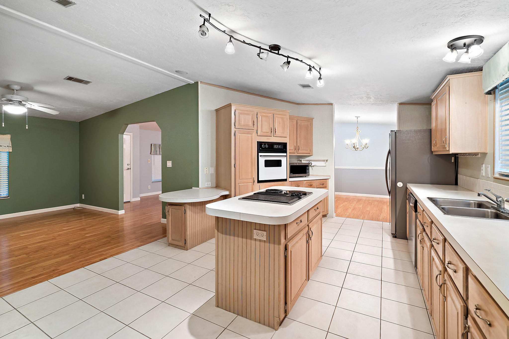 8933 Southwest Chevy Circle Stuart, FL 34997 - Photo 13 of 43 016-8933SwChevyCir-34997-FL-34997-small