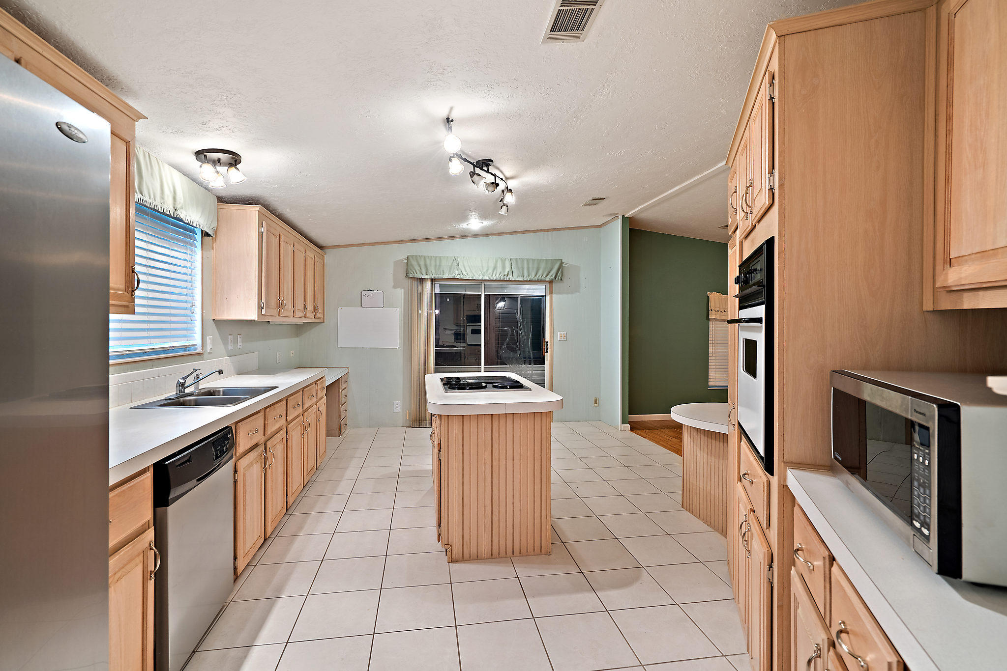 8933 Southwest Chevy Circle Stuart, FL 34997 - Photo 15 of 43 017-8933SwChevyCir-34997-FL-34997-small