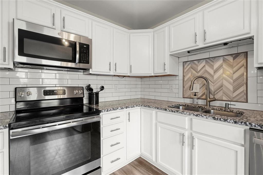 8933 Carroll Manor Drive Atlanta, GA 30350 - Photo 13 of 32