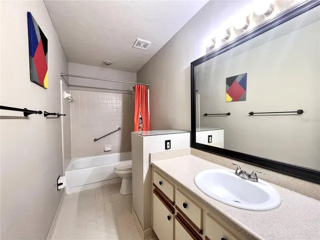 $249,900 | 5352 Northwest 8th Avenue, Gainesville, FL 32605