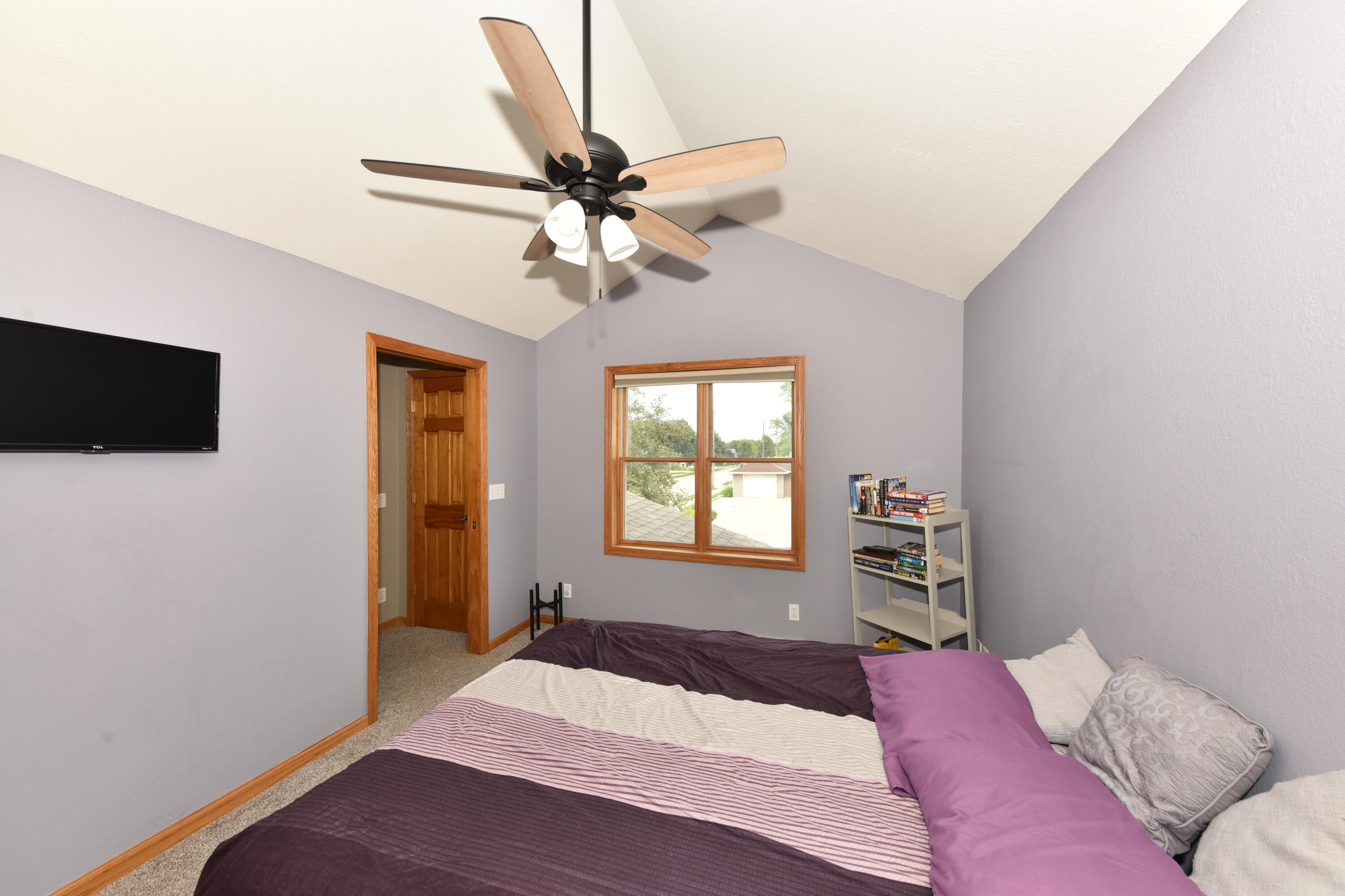 657 First Street Hartford, WI 53027 - Photo 16 of 28 BR 2