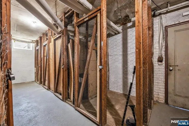 a view of walk in closet