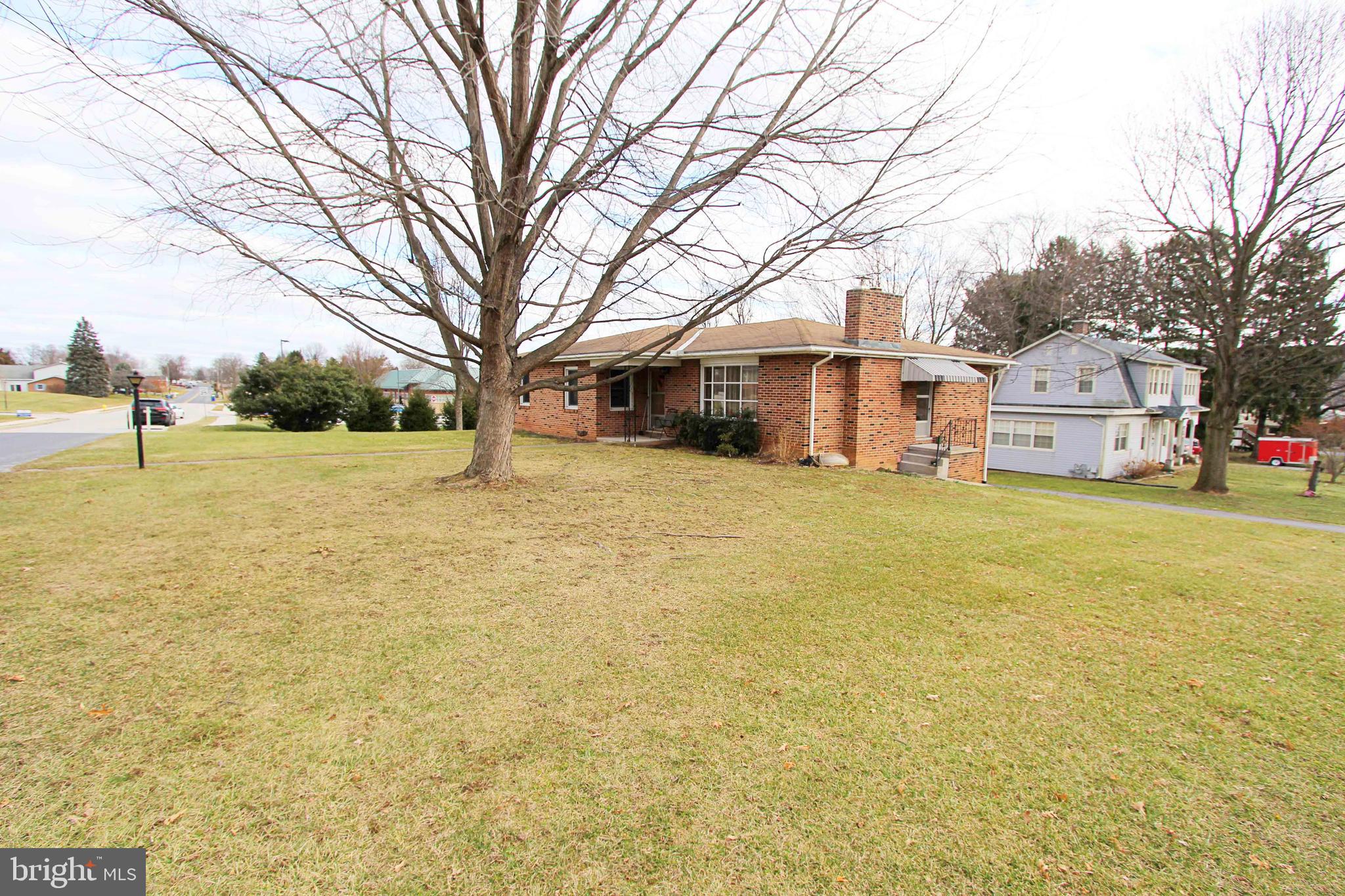 205 Rosedale Drive Manchester, PA 17345 - Photo 2 of 28 Gallery Image 2