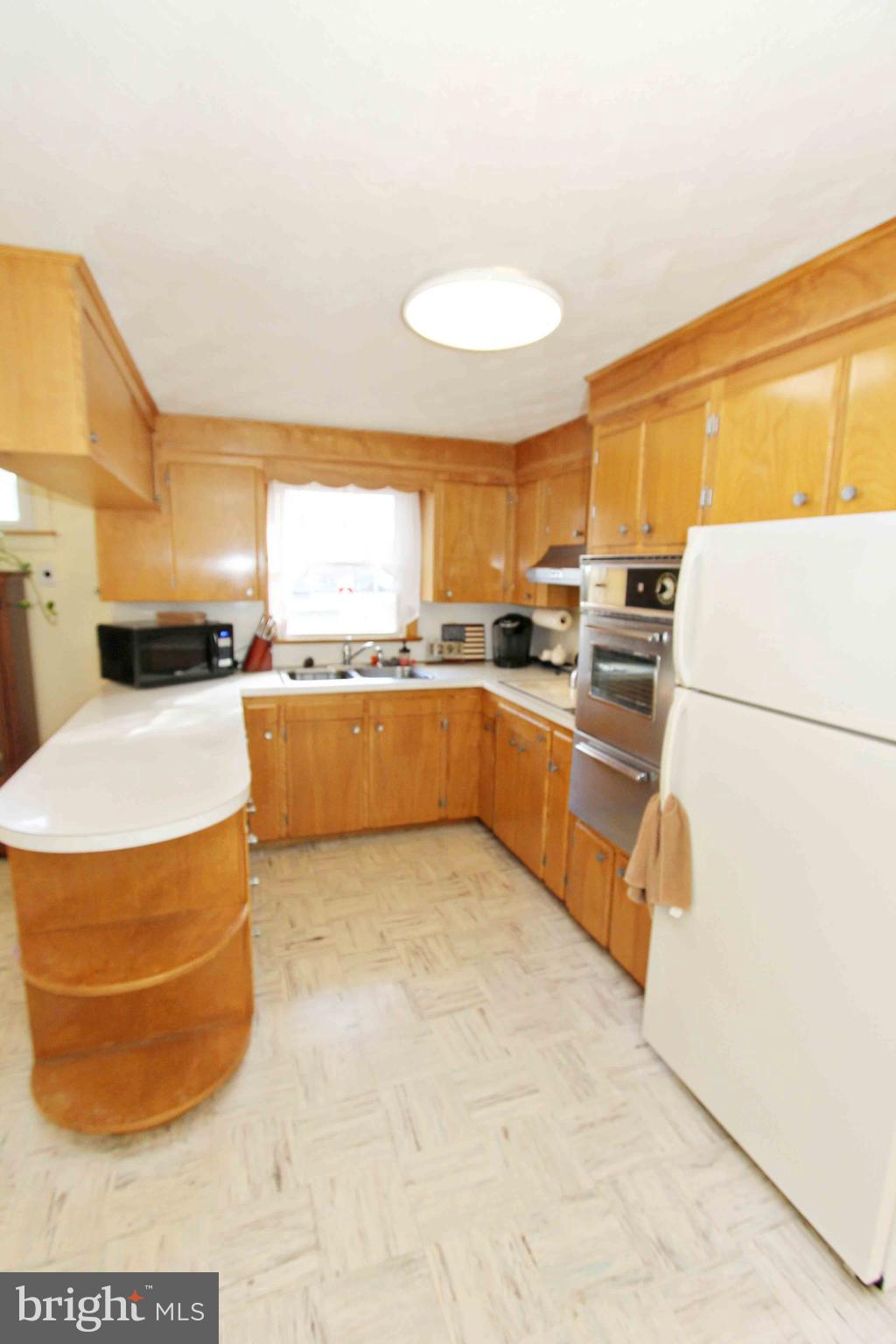 205 Rosedale Drive Manchester, PA 17345 - Photo 14 of 28 Kitchen