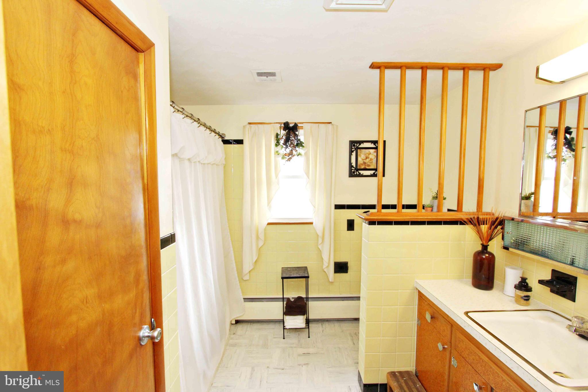 205 Rosedale Drive Manchester, PA 17345 - Photo 16 of 28 Bathroom