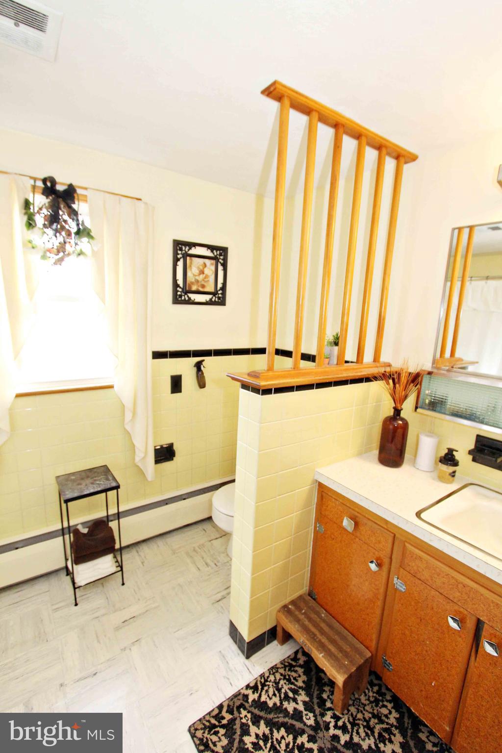 205 Rosedale Drive Manchester, PA 17345 - Photo 17 of 28 Bathroom