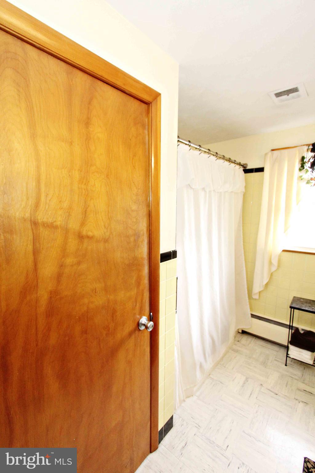 205 Rosedale Drive Manchester, PA 17345 - Photo 18 of 28 Gallery Image 18