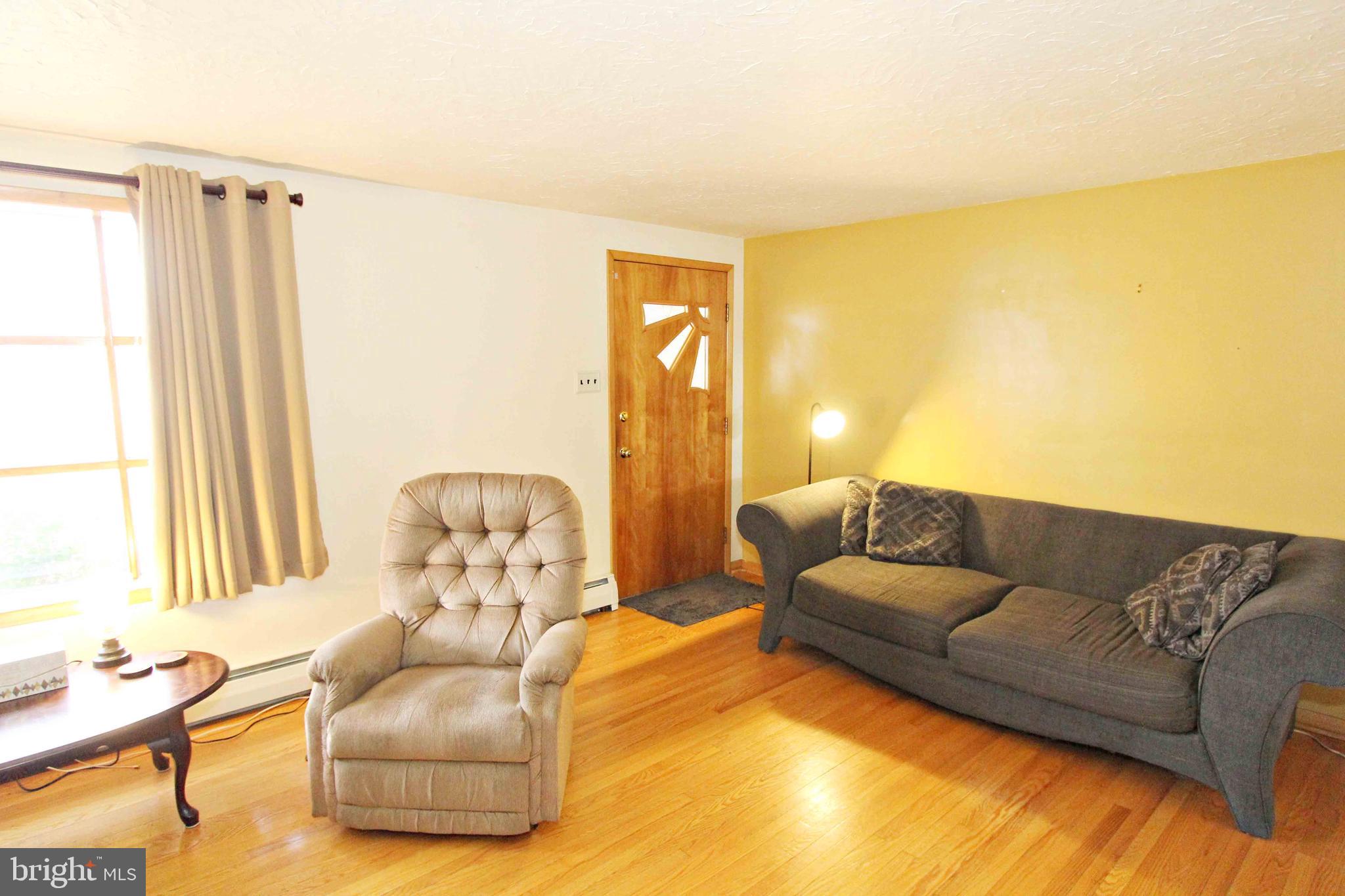 205 Rosedale Drive Manchester, PA 17345 - Photo 4 of 28 Living Room