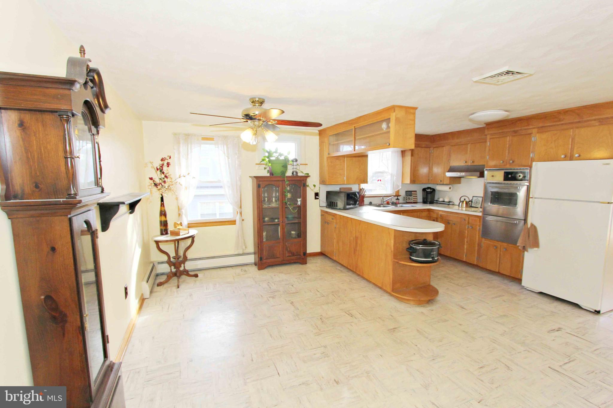 205 Rosedale Drive Manchester, PA 17345 - Photo 8 of 28 Gallery Image 8