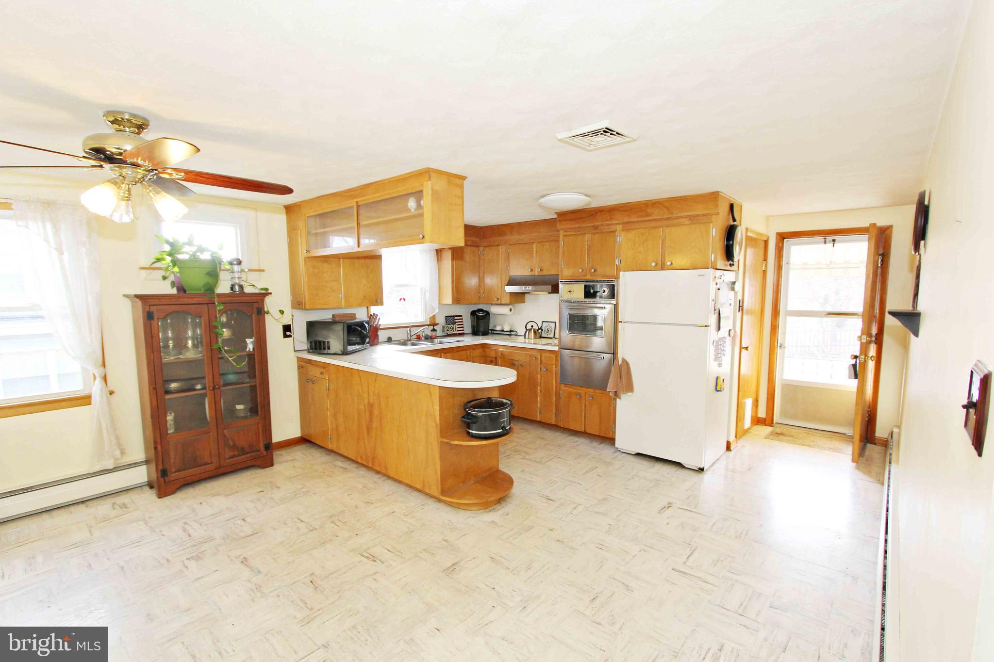 205 Rosedale Drive Manchester, PA 17345 - Photo 9 of 28 Gallery Image 9