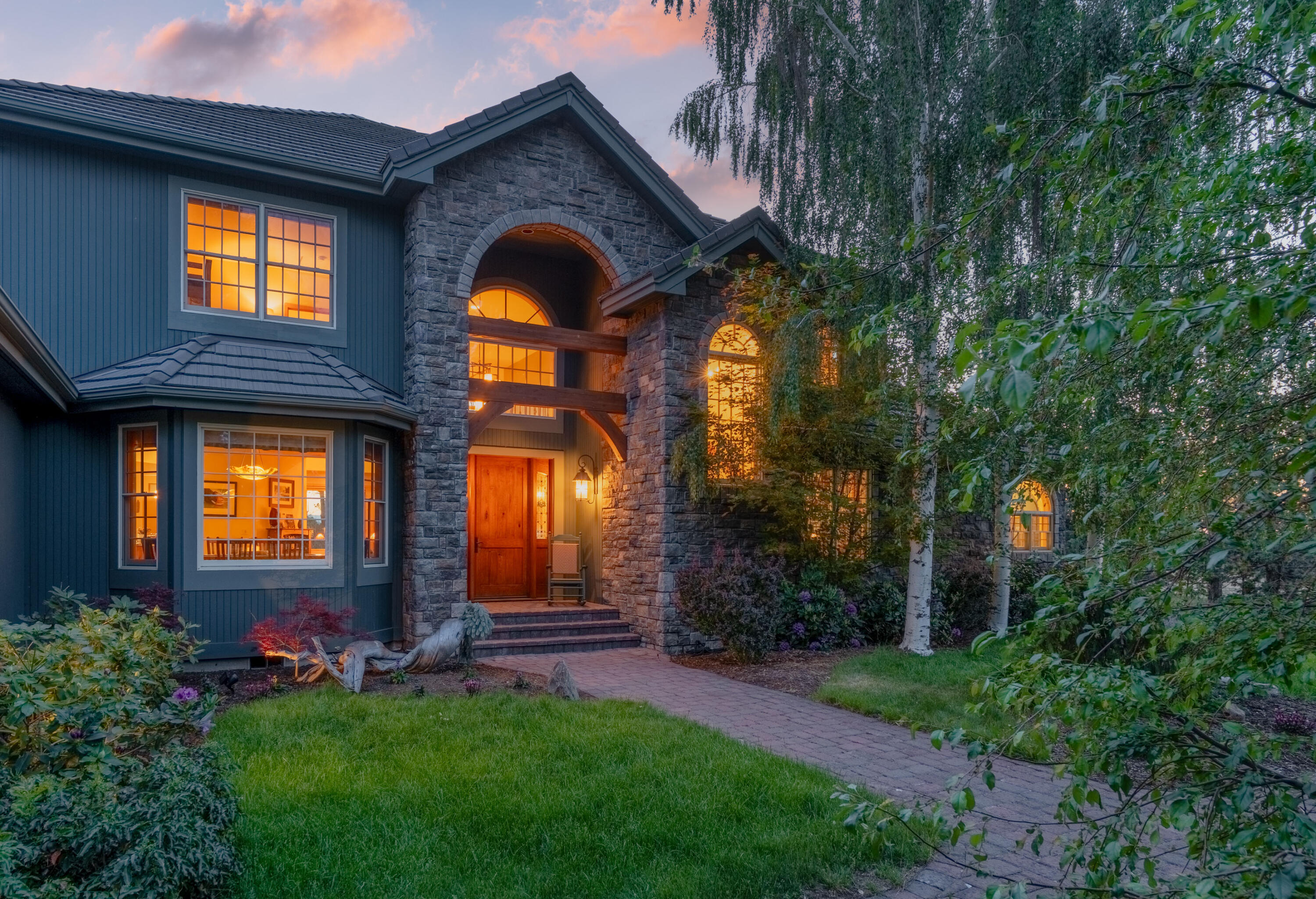 65440 Tweed Road Bend, OR 97703 - Photo 3 of 53 109_Tweed_TWILIGHT_Pro Property Photos_B