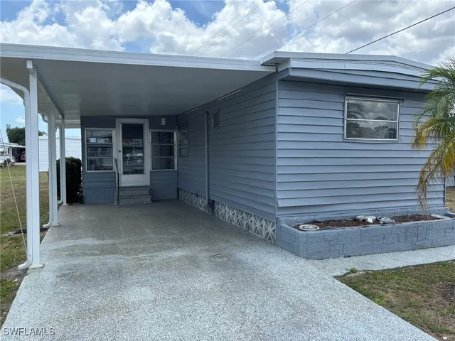 a view of a house with a garage