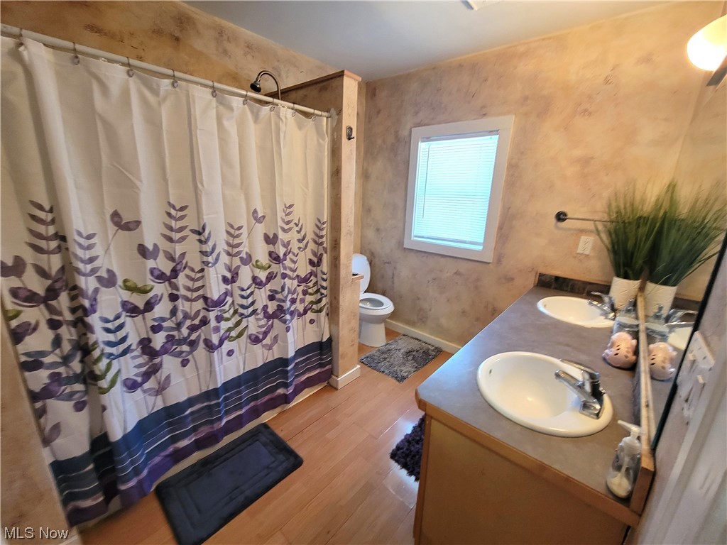 1166 Winston Road Cleveland, OH 44121 - Photo 16 of 24