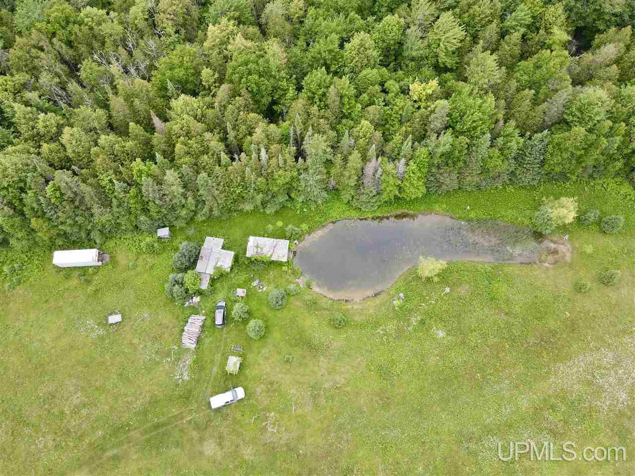 3998 Kelly Road Gulliver, MI 49840 - Photo 4 of 12 Gallery Image 4