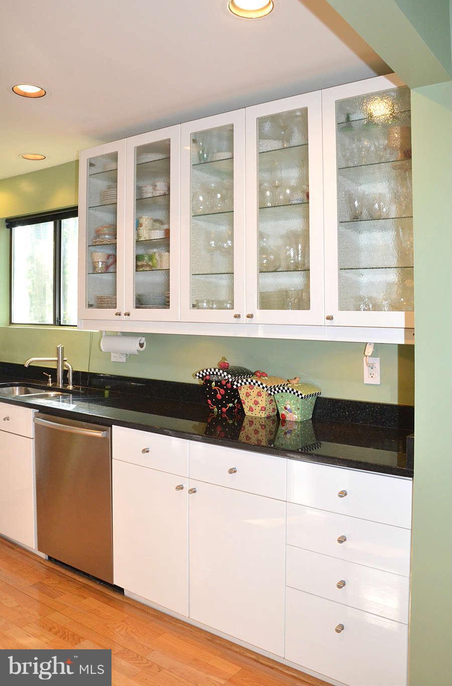 11503 Turnbridge Lane Reston, VA 20194 - Photo 10 of 30 Kitchen