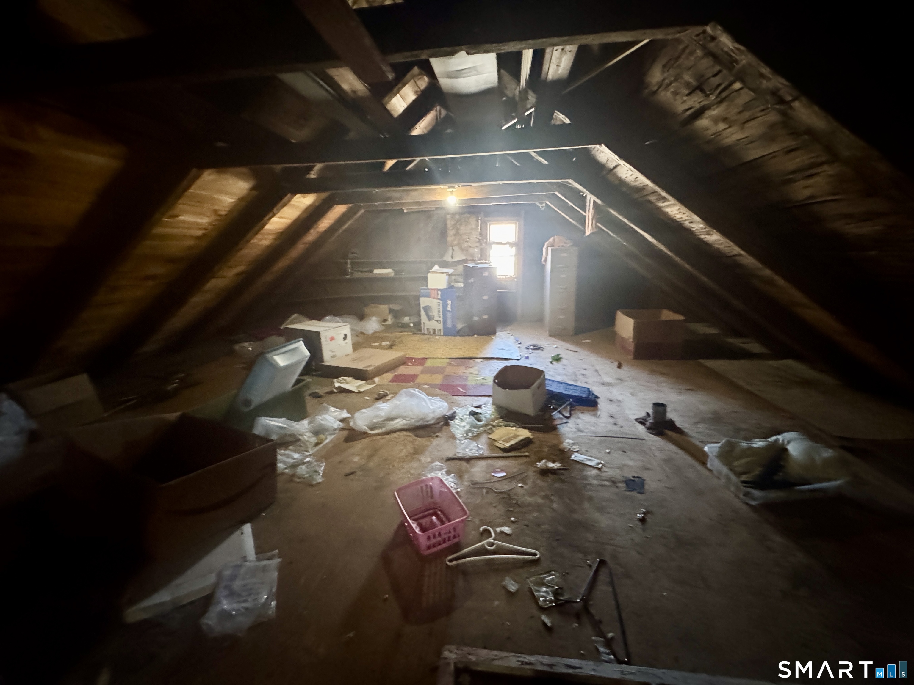 279 Putnam Pike Killingly, CT 06241 - Photo 11 of 39 a close view of stove