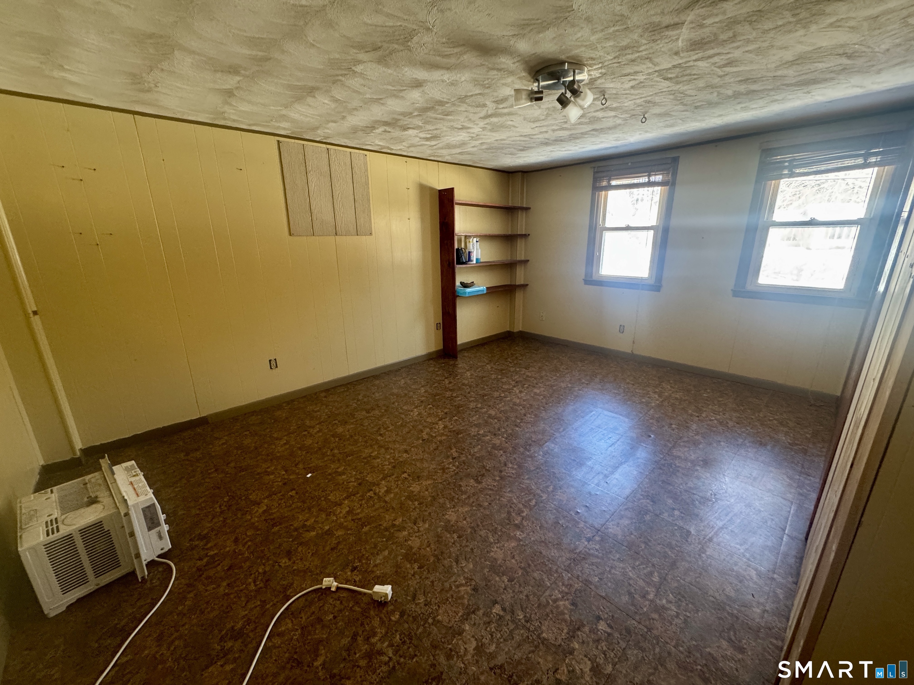 279 Putnam Pike Killingly, CT 06241 - Photo 22 of 39