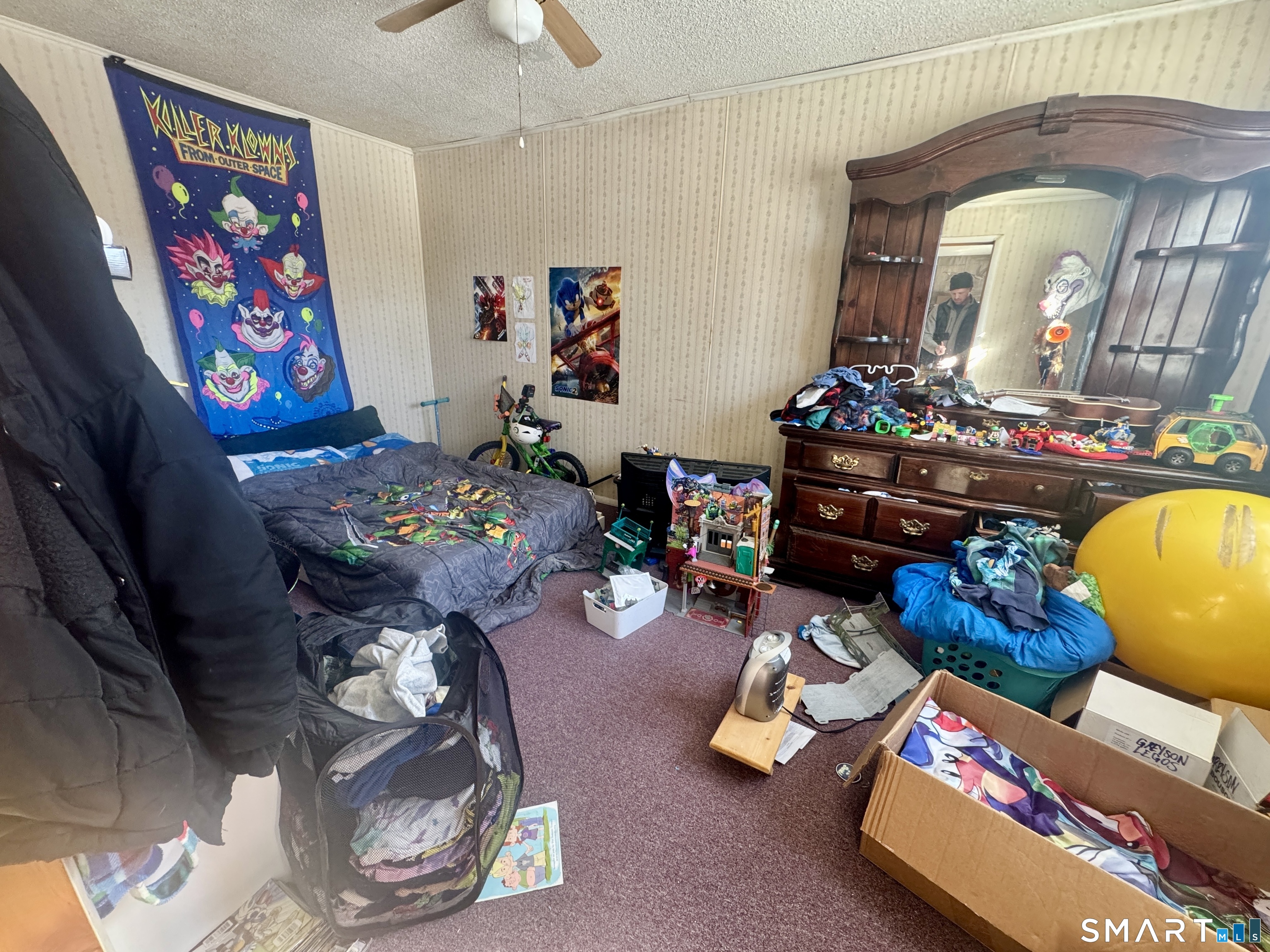 279 Putnam Pike Killingly, CT 06241 - Photo 26 of 39 a living room filled with furniture