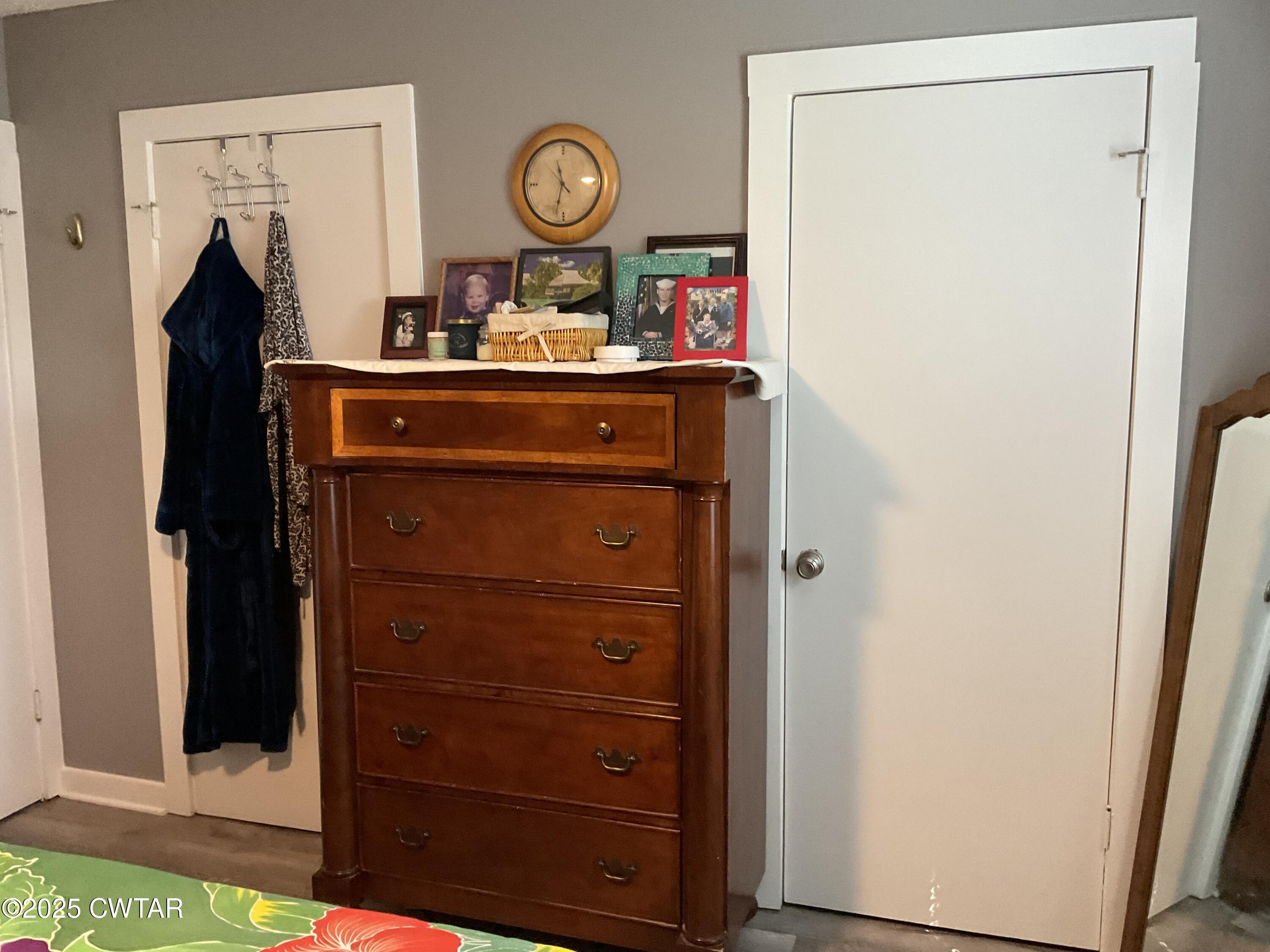 28 Beaver Cove Jackson, TN 38305 - Photo 16 of 18 a view of a hallway with closet