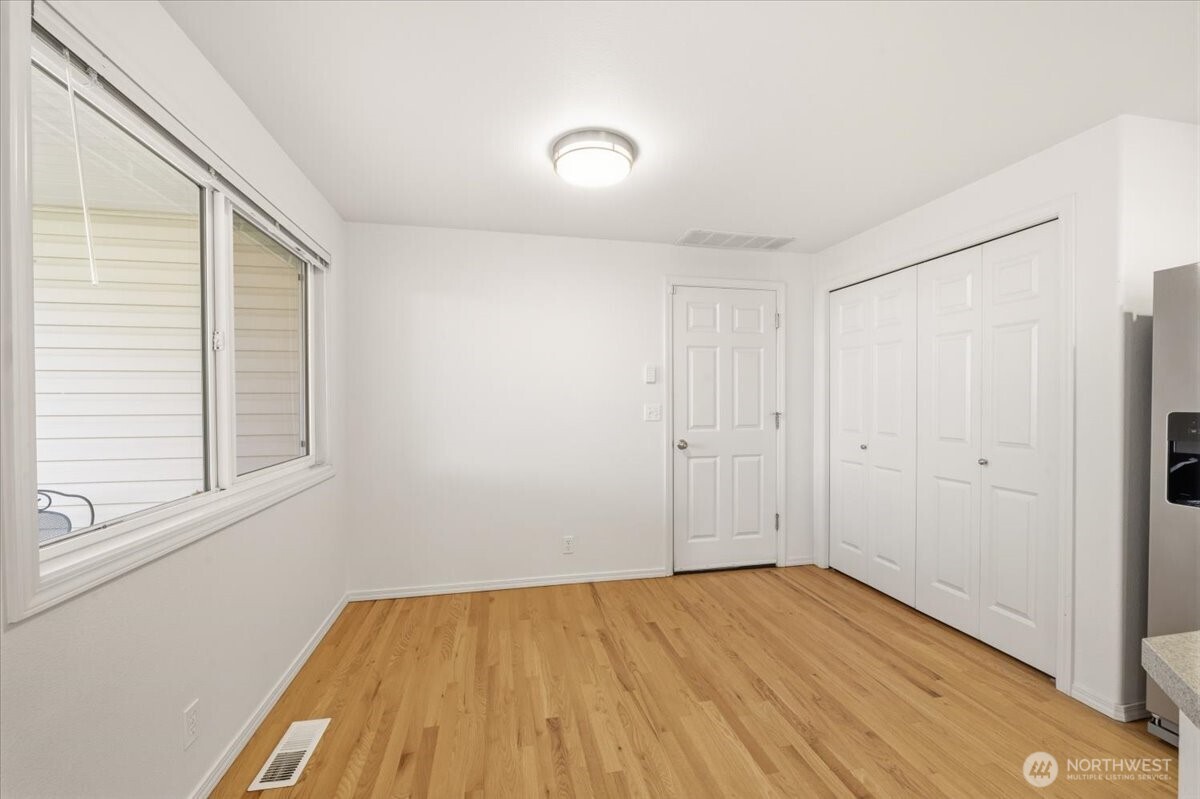 4726 Northeast 18th Place, Unit B Renton, WA 98059 - Photo 13 of 39