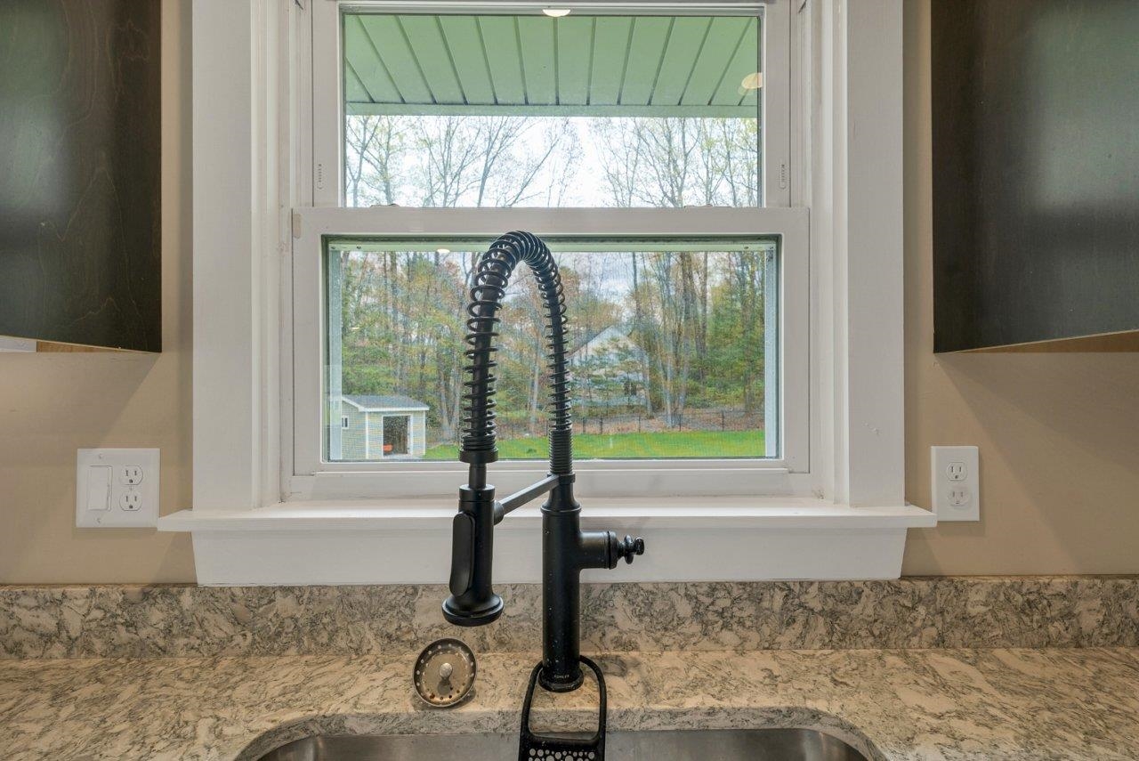 13 Doris Street Derry, NH 03038 - Photo 11 of 41